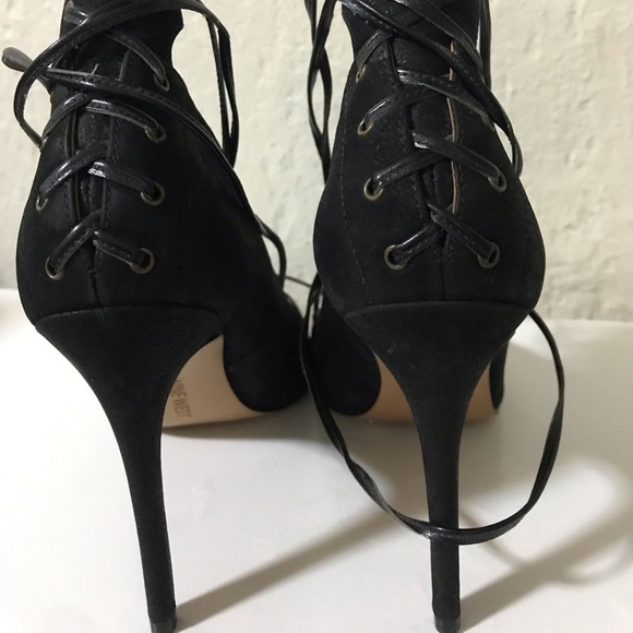 Nine West Lace Up Ankle Black  Cute Heels - Picture 2 of 6